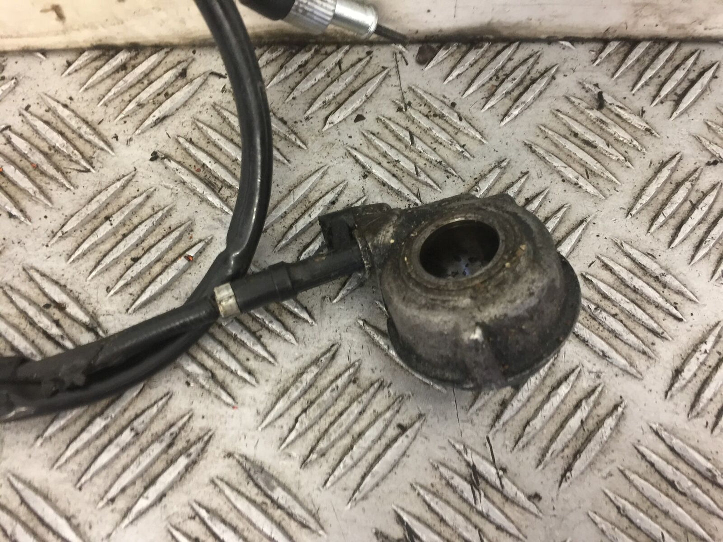 HONDA CB400 CB 400 SUPER FOUR SPEEDO DRIVE AND CABLE  YEAR 1996 (STOCK 579)