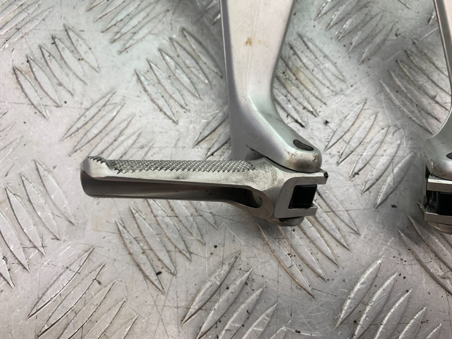 DUCATI 1299 PANIGALE REAR HANGERS AND PEGS   YEAR 2016 (CMB 1187)