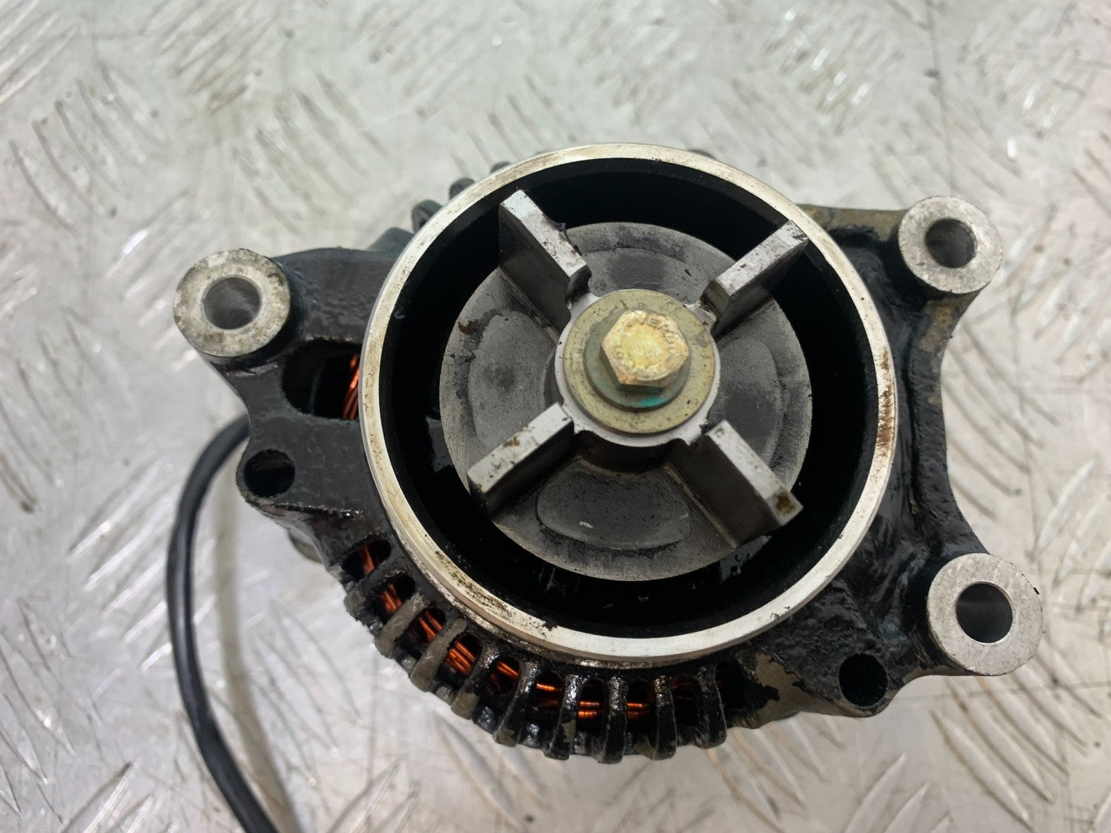 TRIUMPH TROPHY 900 ALTERNATOR  YEAR 1991-95 (CMB1251)