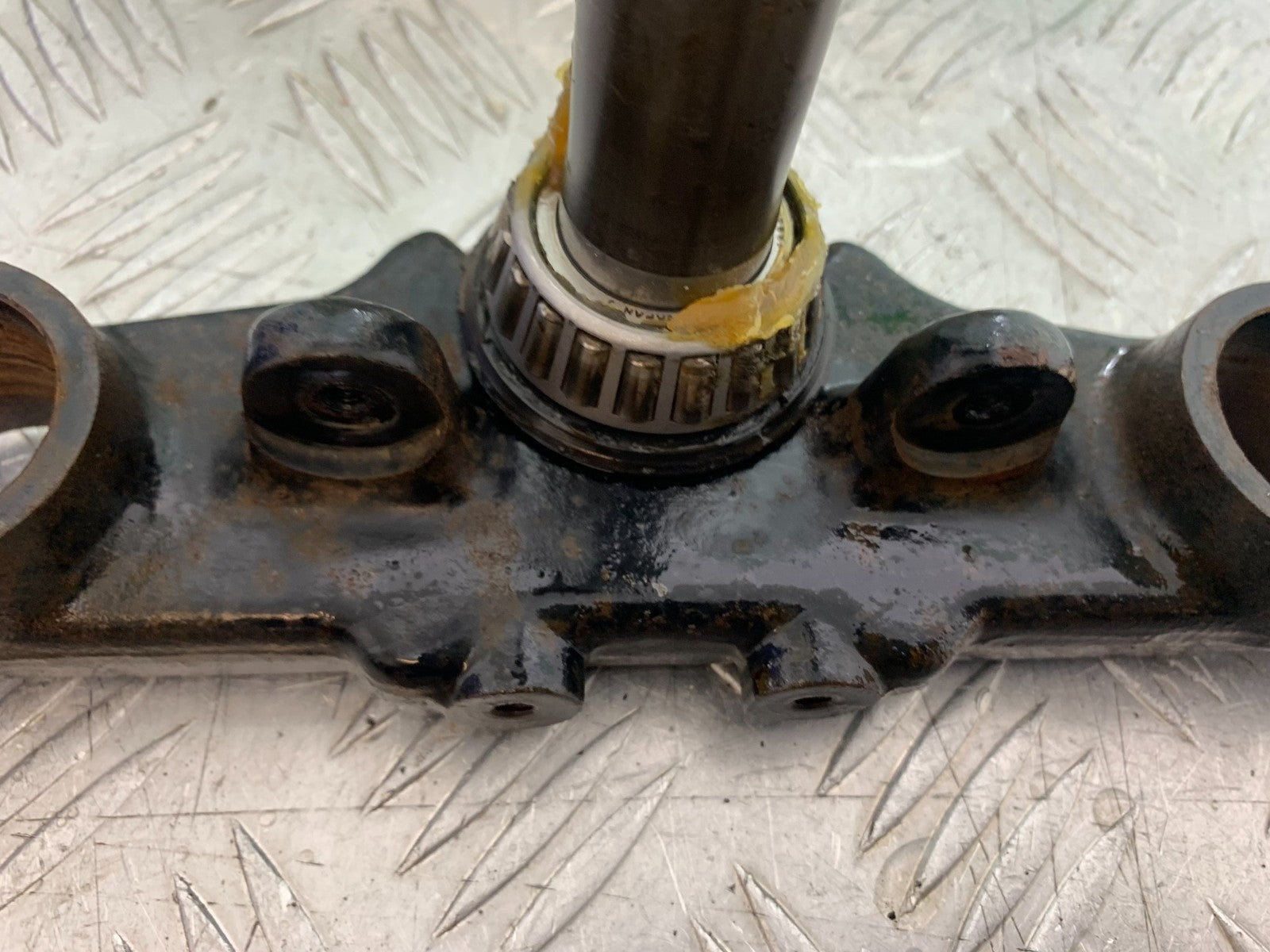 KAWASAKI KLR250 KLR 250 BOTTOM YOKE  YEAR 1984-2001 (CMB1225)