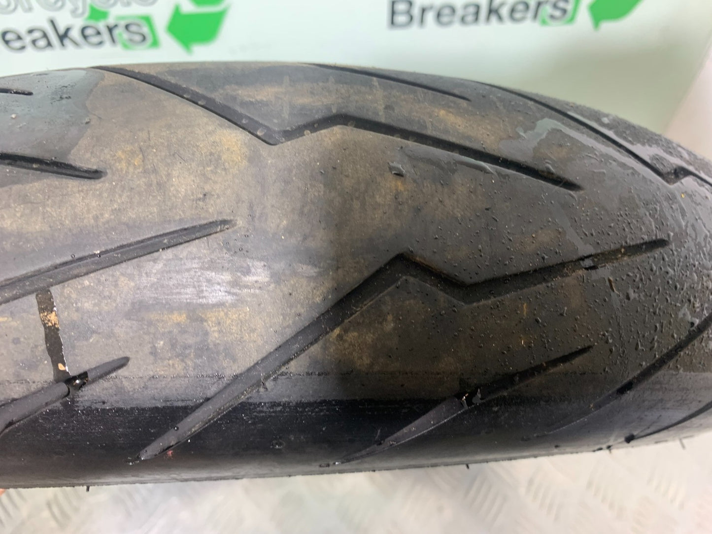 TRIUMPH 675 STREET TRIPLE R FRONT WHEEL  YEAR 2013 - 2016 (CMB1221)