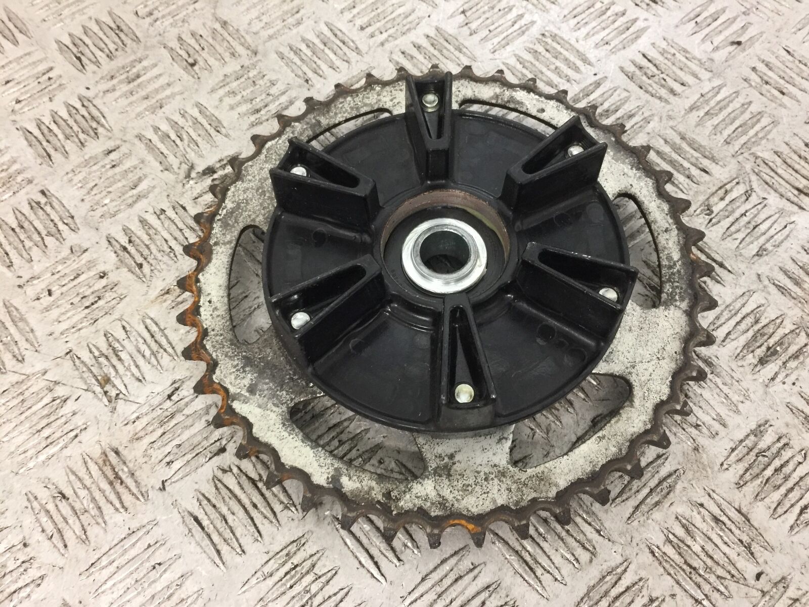 YAMAHA MT07 MT-07 REAR SPROCKET CARRIER  YEAR 2019 (STOCK 784)