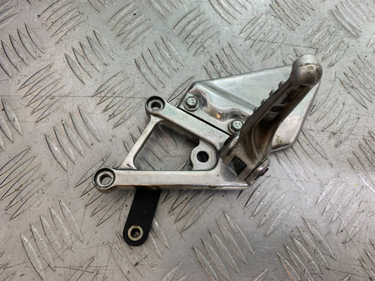 APRILIA RSV1000 RSV 1000 MILLE FRONT LEFT HANGER  1998- 2003 (CMB1184)