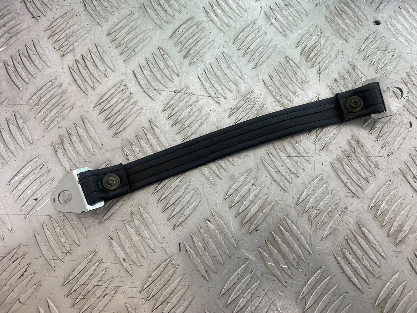 HONDA VTX1300 S-6 REAR SEAT STRAP  YEAR 2004-09 (CMB1159)