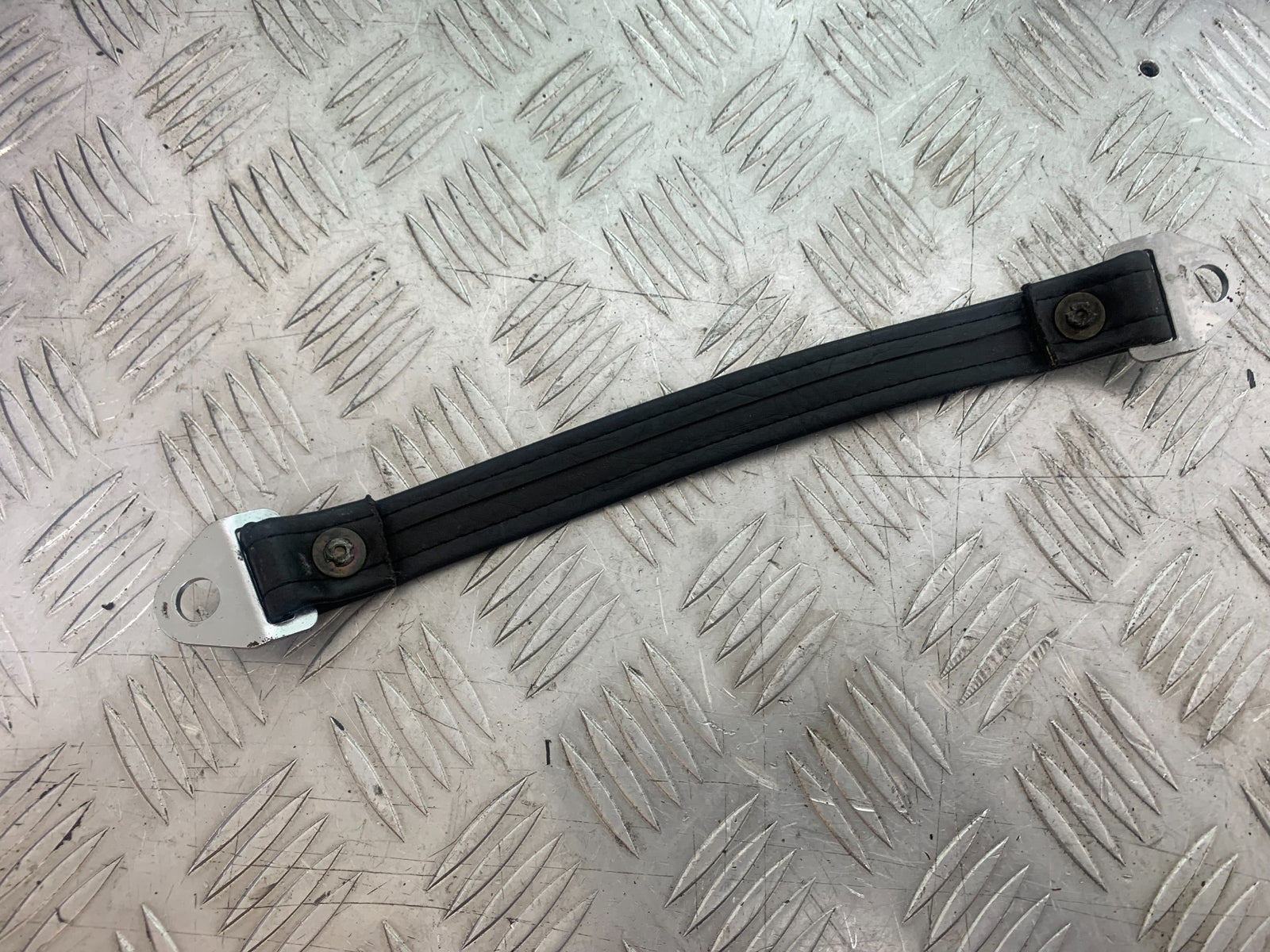 HONDA VTX1300 S-6 REAR SEAT STRAP  YEAR 2004-09 (CMB1159)