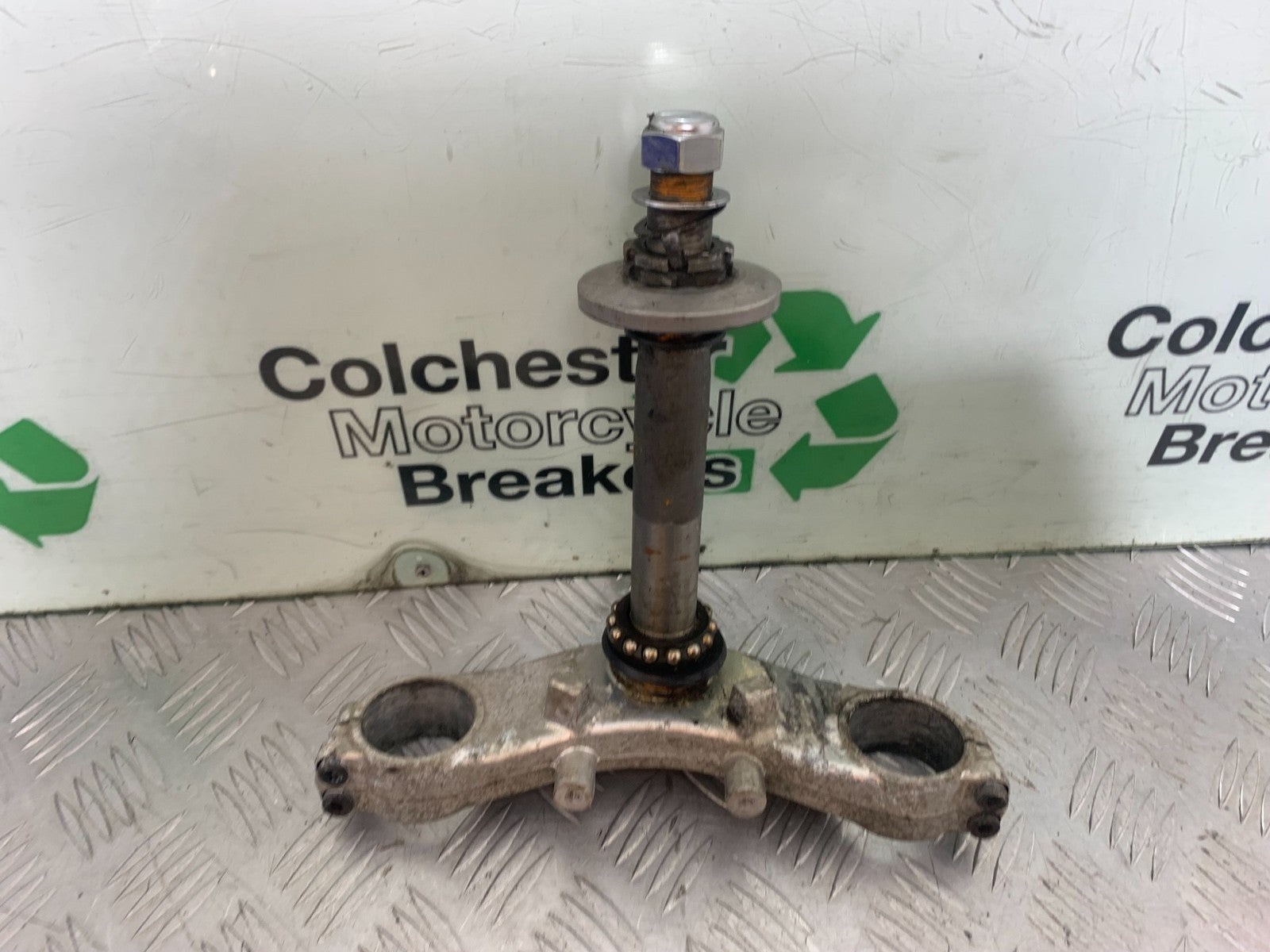 YAMAHA YZF1000 THUNDERACE BOTTOM YOKE  YEAR 1997-2000 (CMB1204)