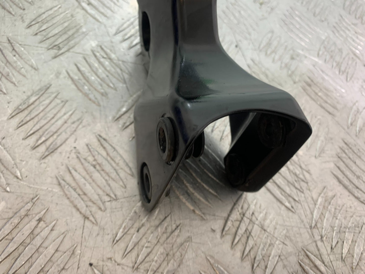 TRIUMPH 1050 SPEED TRIPLE HEADLIGHT BRACKET  YEAR 2005-2007 (CMB1322)