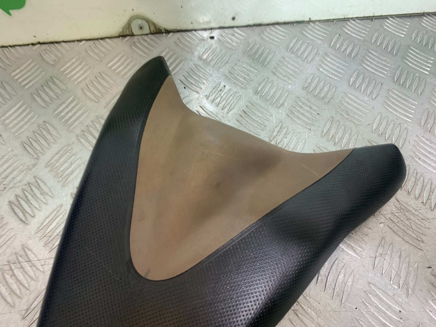 APRILIA TUONO 1000 V4 REAR SEAT   YEAR 2013-2014  (CMB1239)