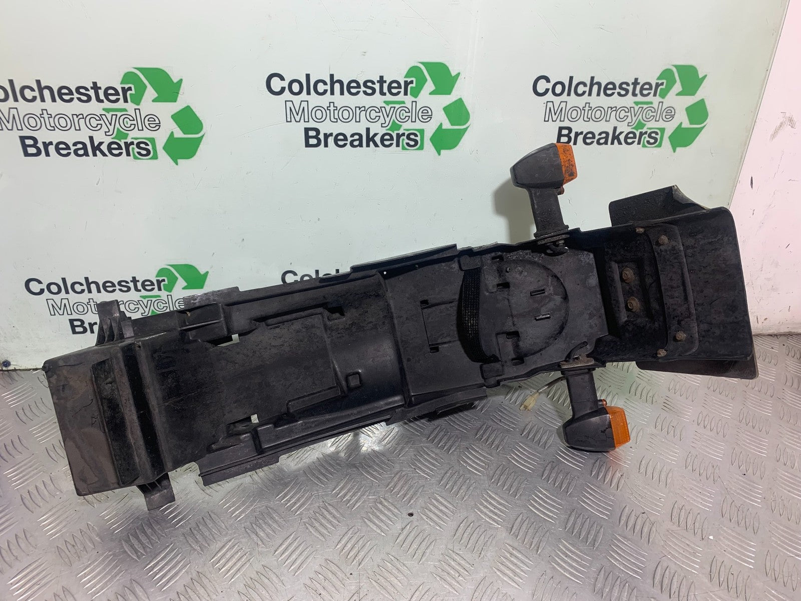 KAWASAKI ZX6R ZX6 F REAR MUDGUARD AND INDICATORS  YEAR 1995-1997 (CMB1169)