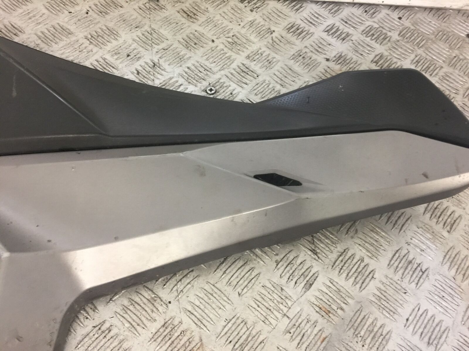 KYMCO CK1 125 SEAT PANEL YEAR 2015 (STOCK 692)