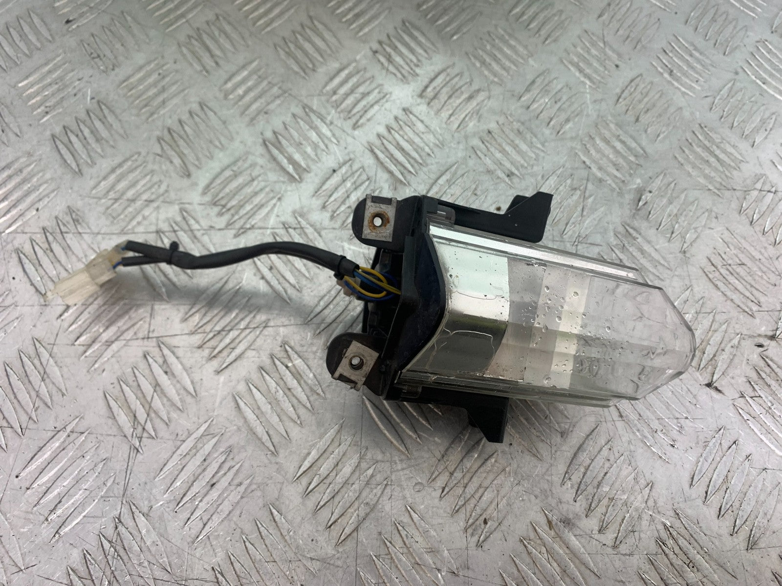 APRILIA RSV1000 R FACTORY MILLE REAR LIGHT 2004-09 (CMB1203)