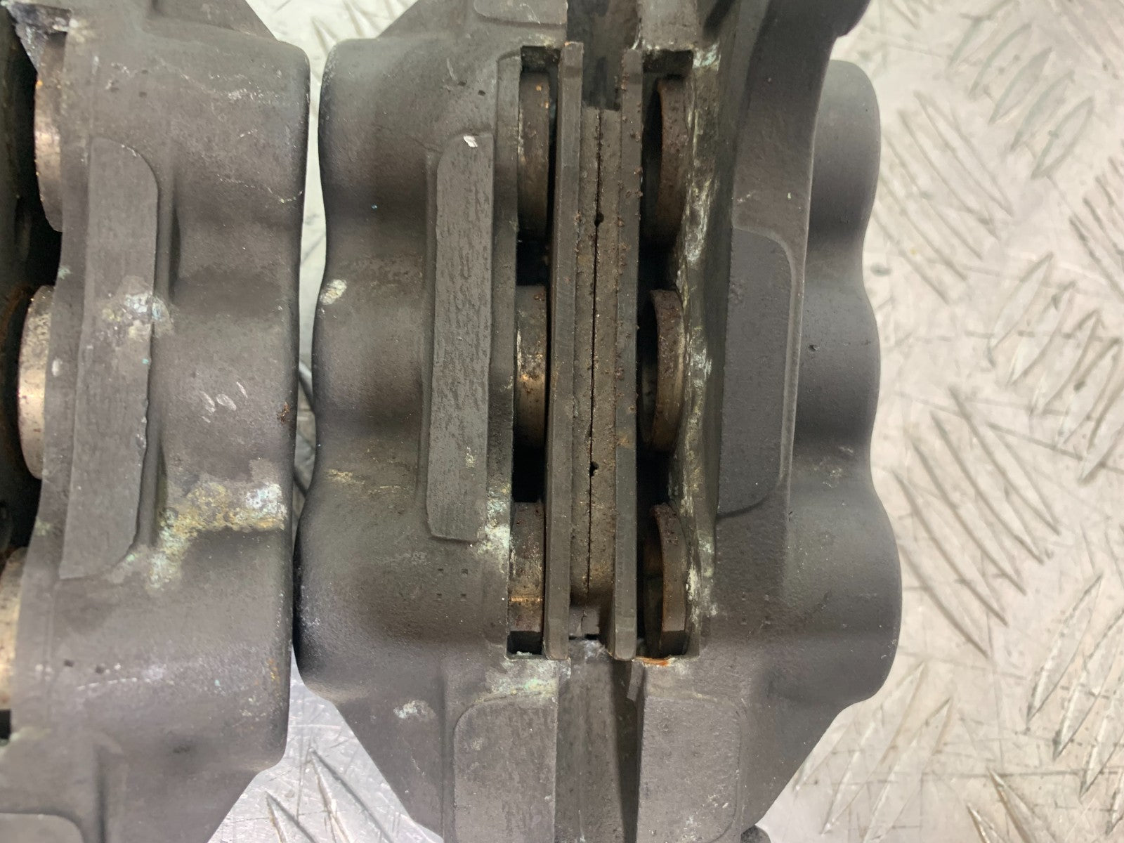 KAWASAKI ZX9R ZX9 R FRONT BRAKE CALIPERS  YEAR 1998-1999 (CMB1329)