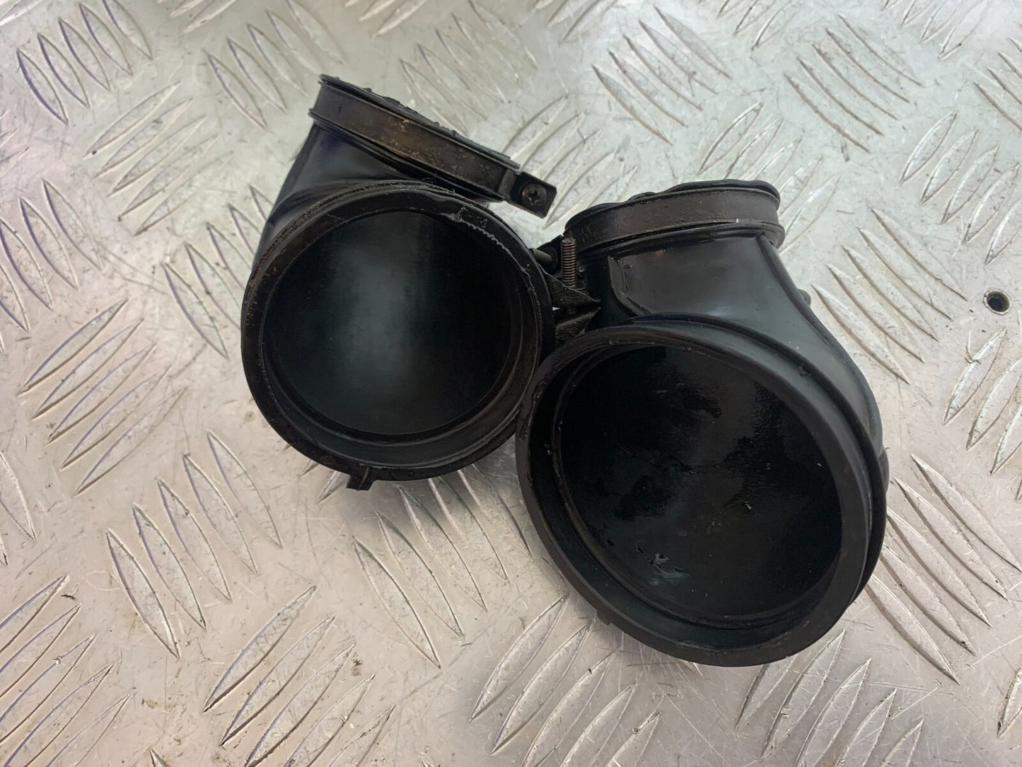 SUZUKI VS1400 VS 1400 INTRUDER CARB RUBBERS YEAR 1988 (CMB1077)