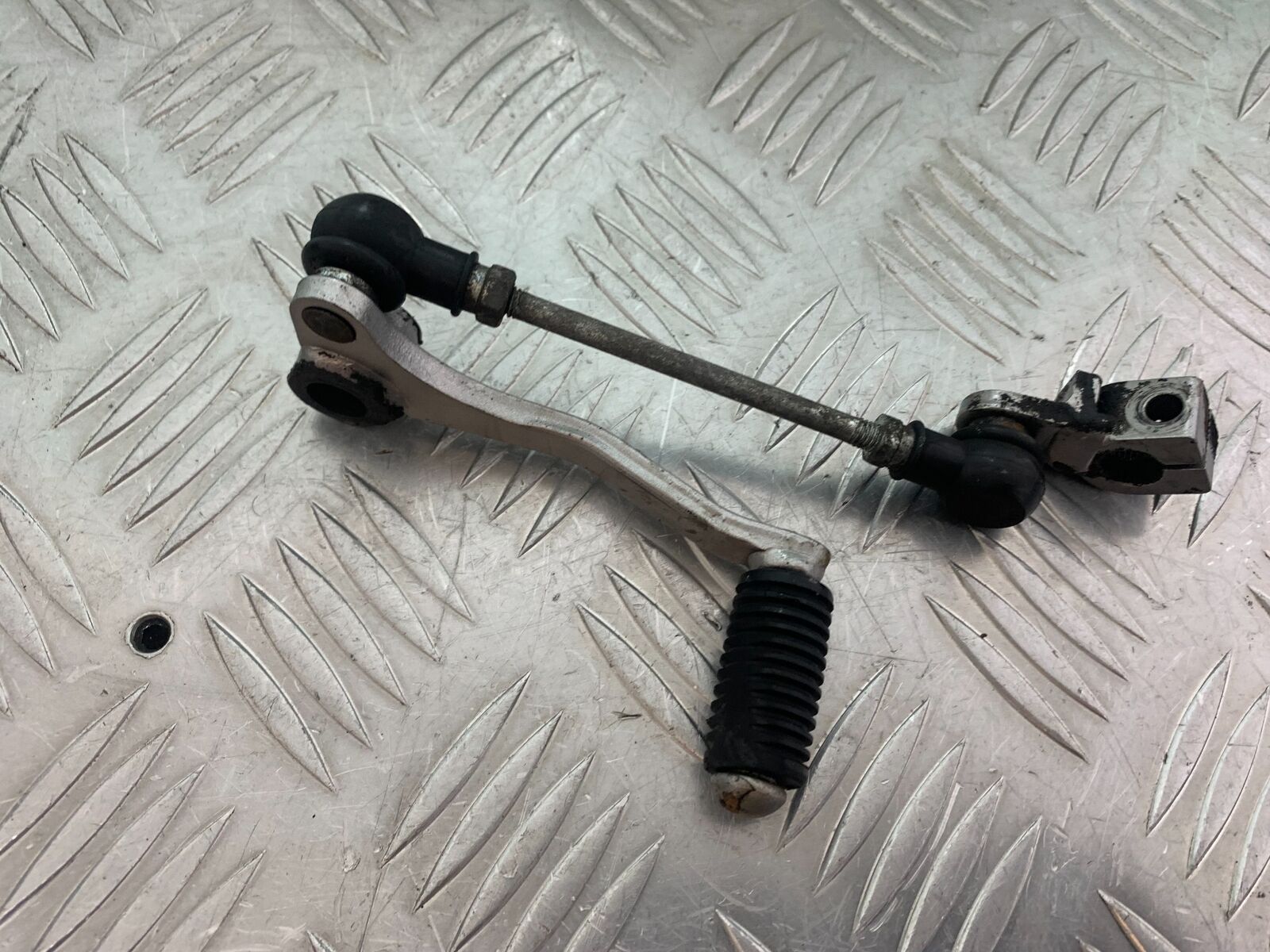 KAWASAKI Z300 ER300 GEAR LEVER  YEAR 2016-2018  (CMB1056)