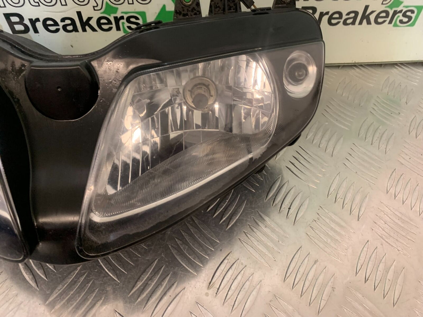 SUZUKI SV1000 SV 1000 K4 HEADLIGHT  YEAR 2004 (STOCK 990)