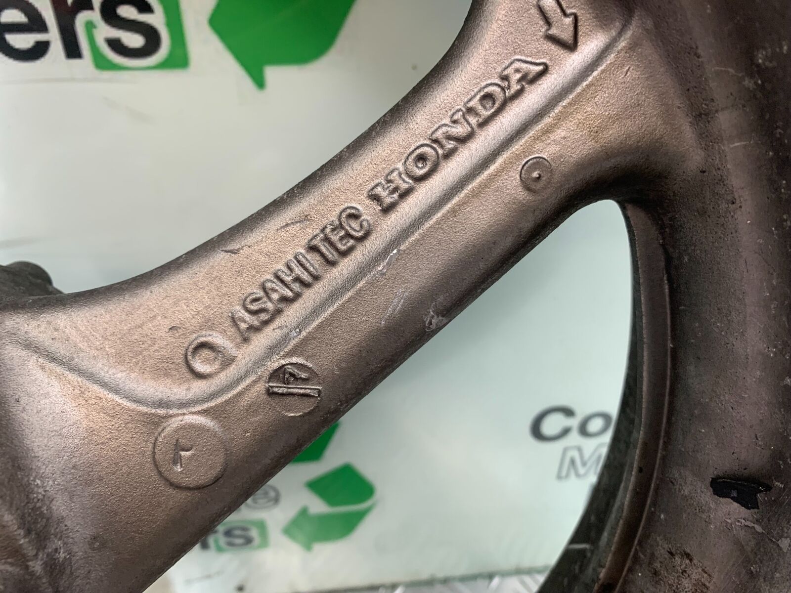 HONDA CBR1100 BLACKBIRD FRONT WHEEL  YEAR 1999-2005  (CMB1103)