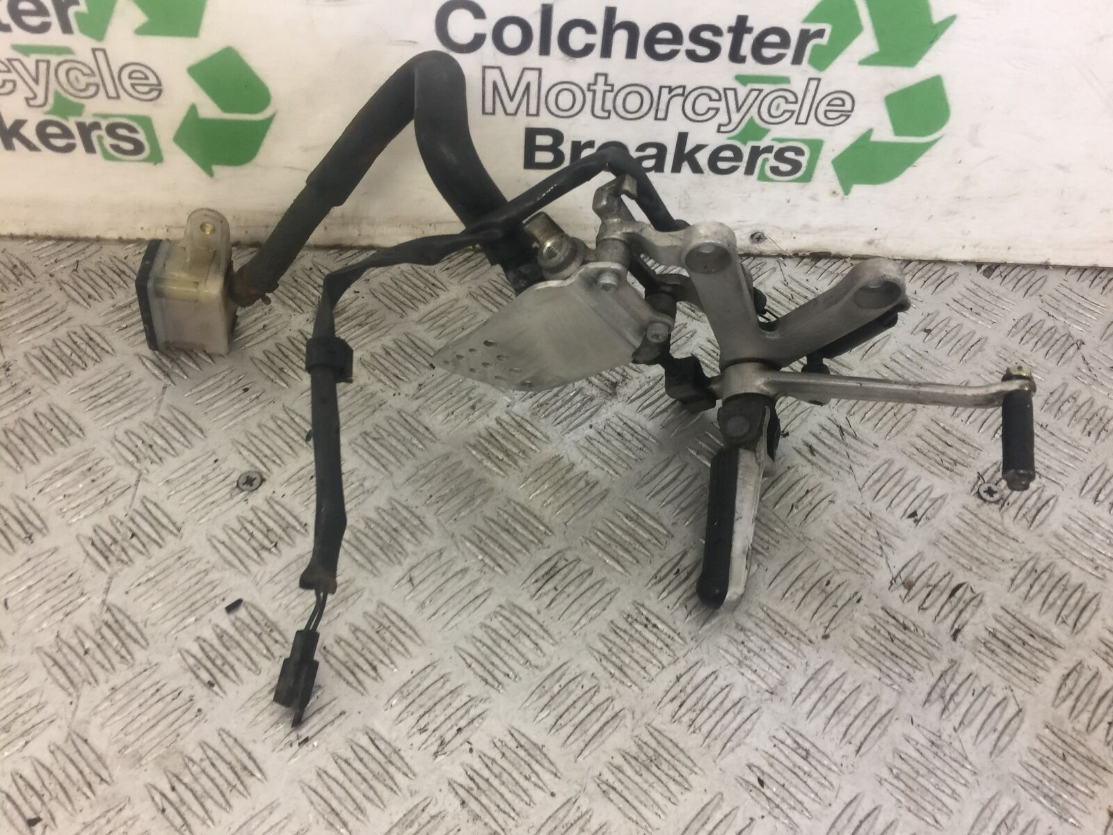 HONDA HONDA CBR400 RR FRONT RIGHT HANGER COMPLETE  YEAR 1990-95(STOCK 624)