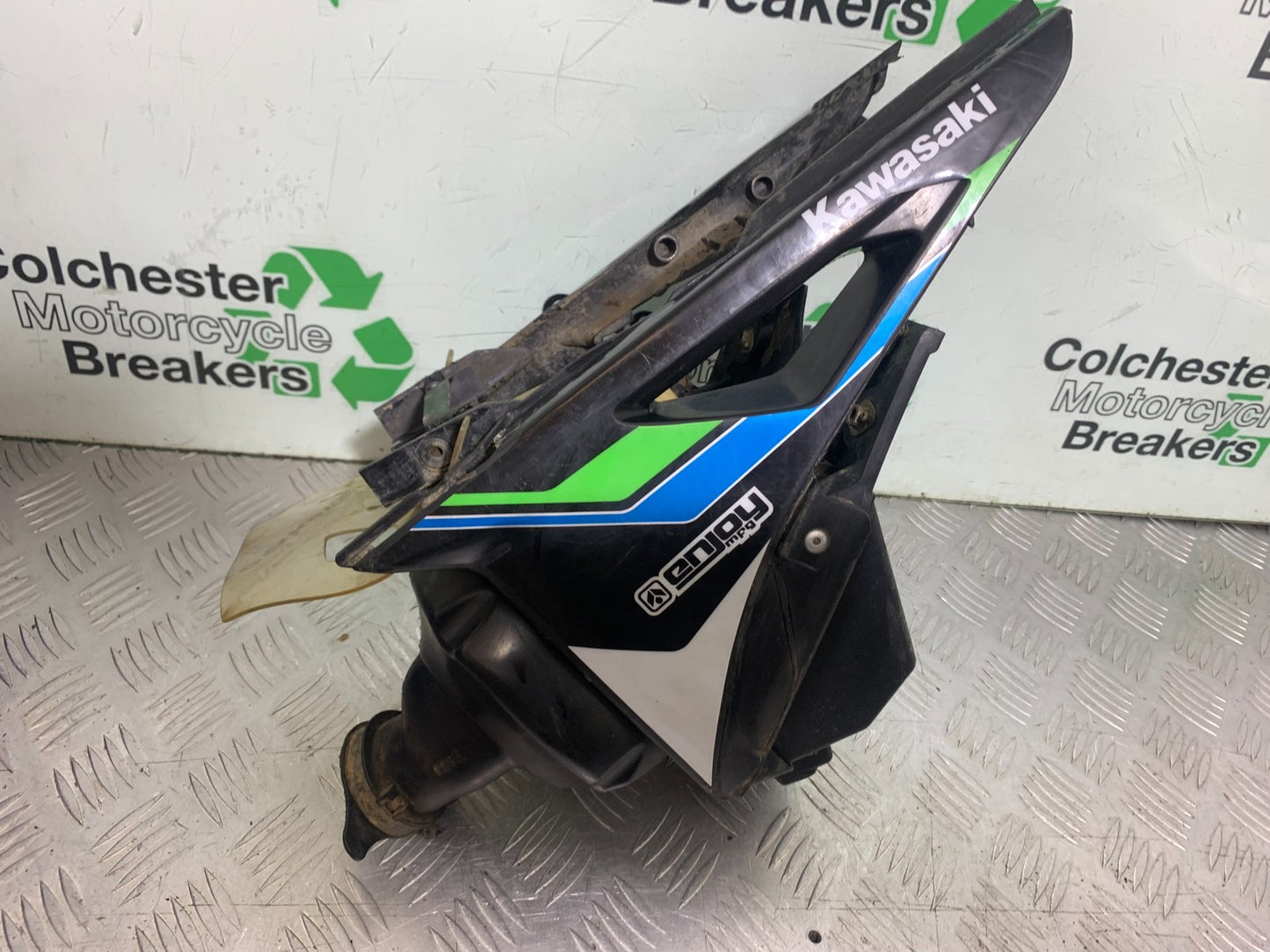 KAWASAKI KXF450 KXF 450 AIRBOX YEAR 2013 CMB1217)
