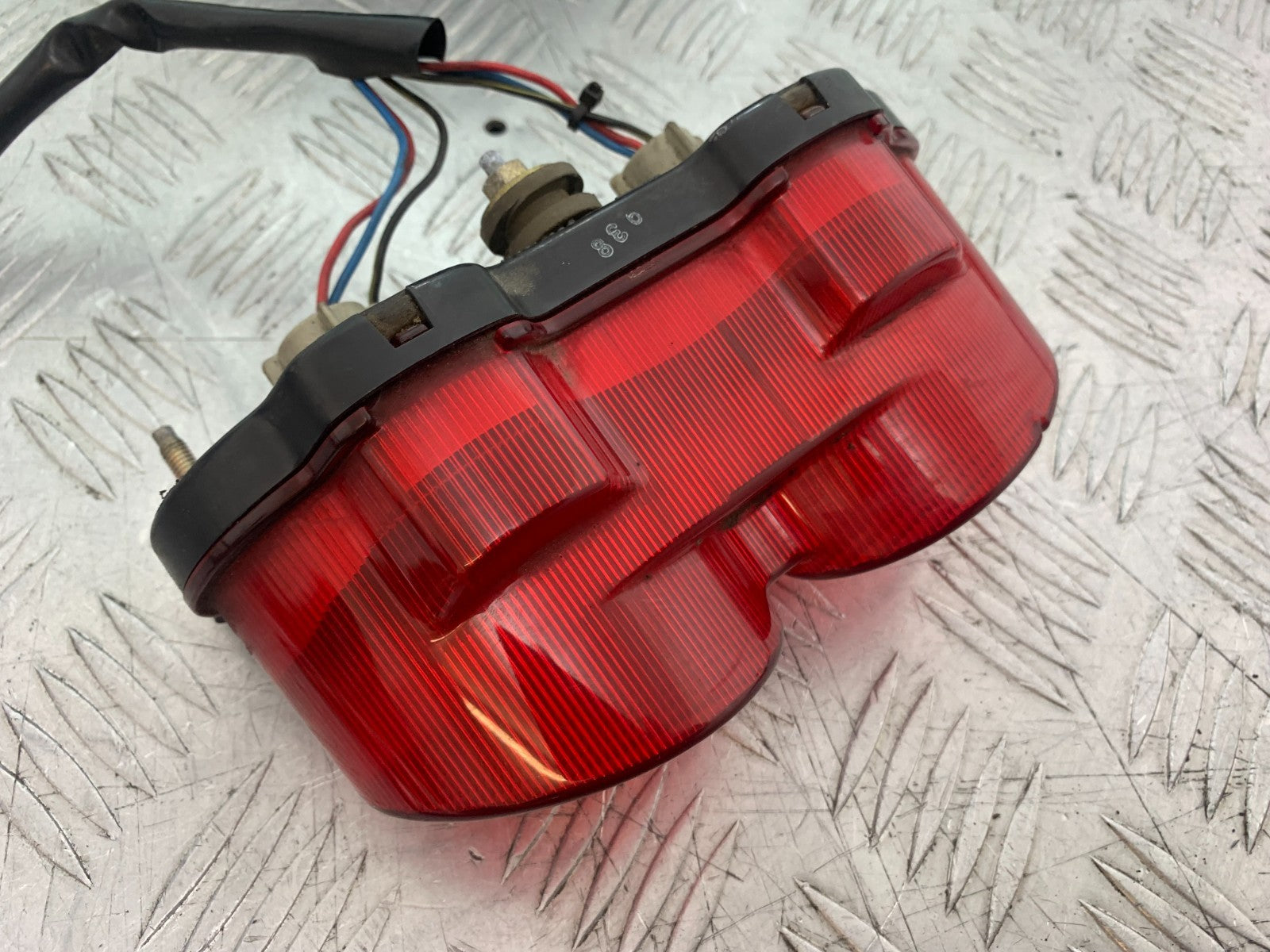 KAWASAKI ZX9R ZX9 R REAR LIGHT  YEAR 1998-1999 (CMB1329)