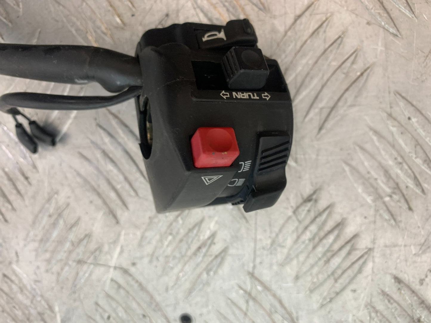 HONDA CBR1000 rr FIREBLADE LEFT SWITCH GEAR 2012-2016 (CMB1280)