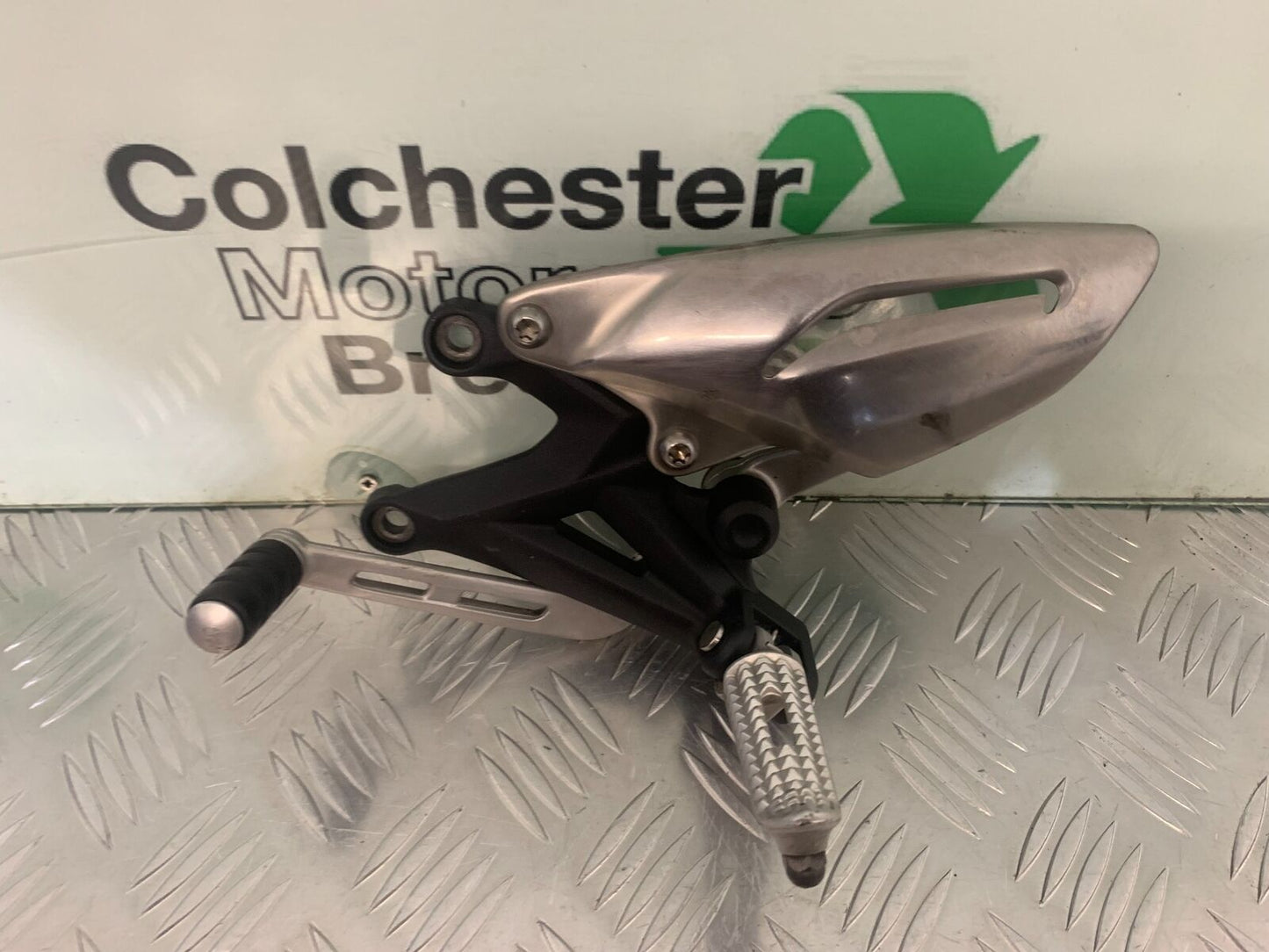 TRIUMPH 675 STREET TRIPLE RX FRONT LEFT HANGER YEAR  2015-17 (STOCK 971)