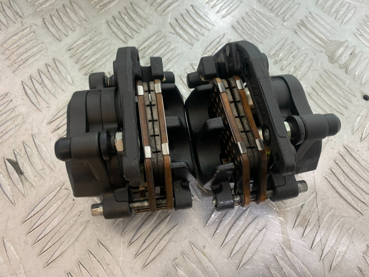 TRIUMPH TRIDENT 660 FRONT BRAKE CALIPERS   YEAR 2021-2024 (CMB1148)