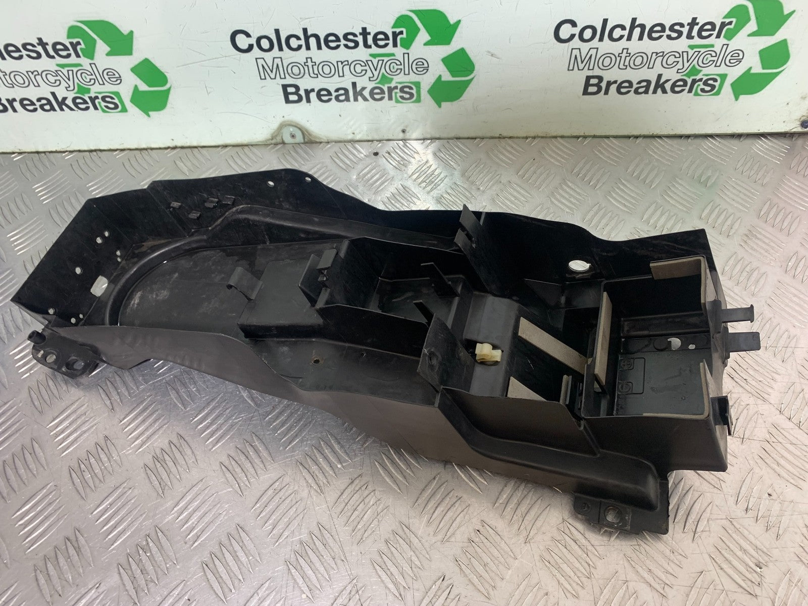 SUZUKI GSXR600 GSXR 600 K1 K2 K3 UNDERTRAY  1999-03 (CMB1284)
