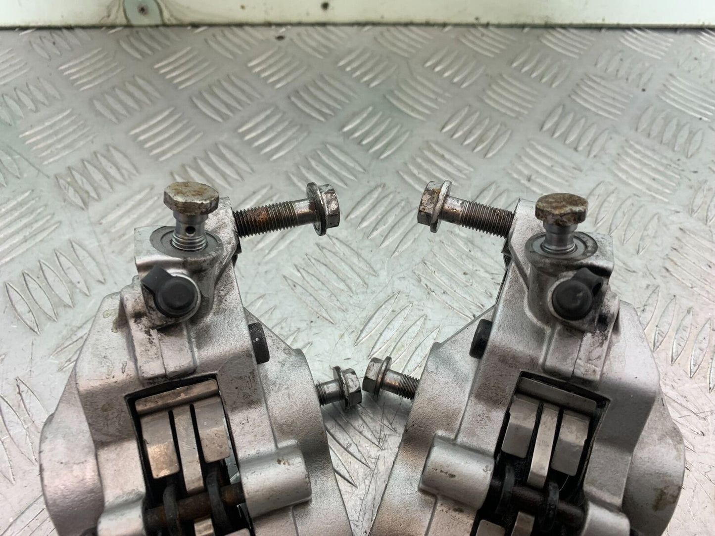 TRIUMPH THUNDERBIRD 1600 FRONT BRAKE CALIPERS  YEAR 2011 (CMB1107)
