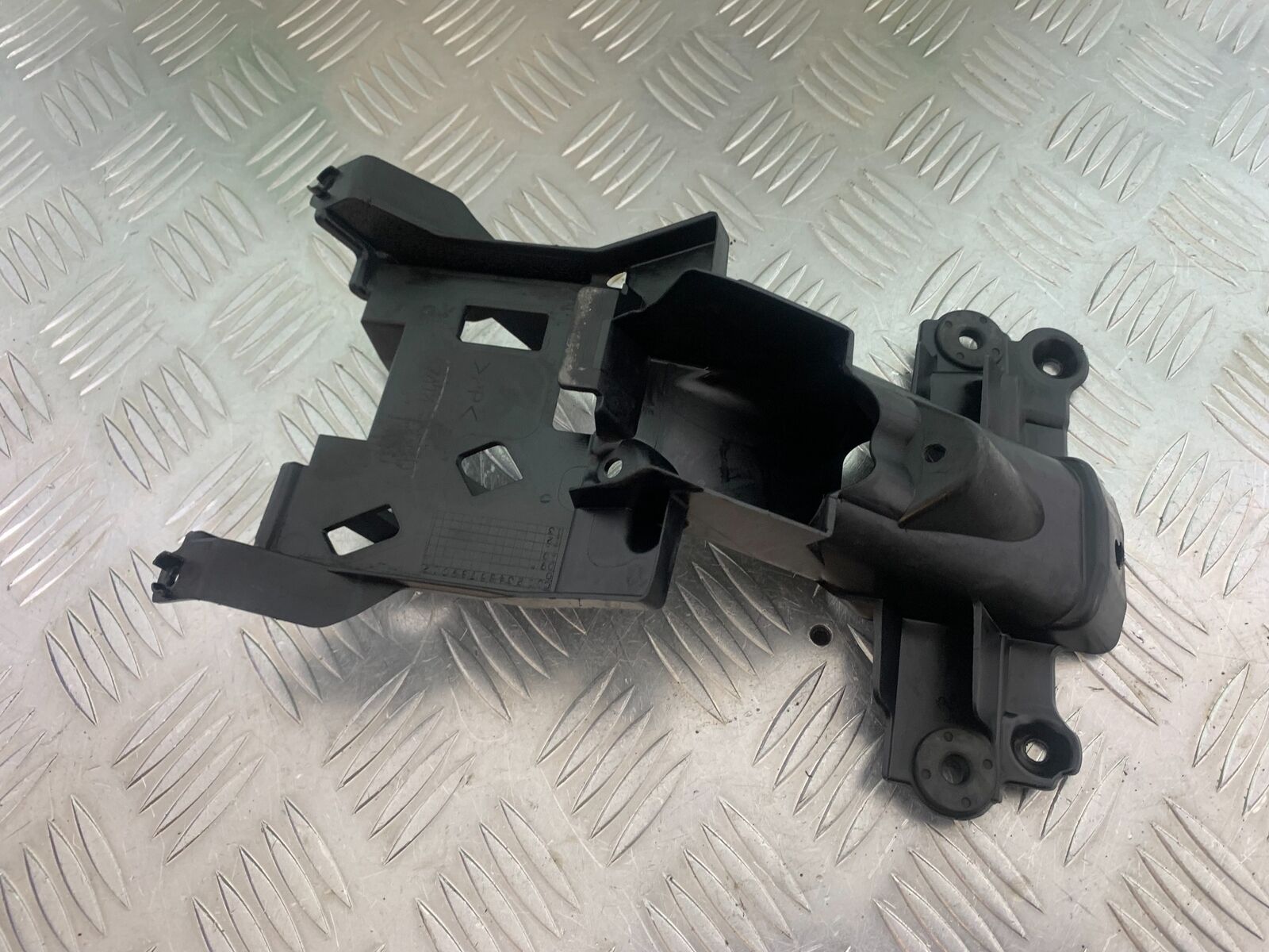 SUZUKI GSXR1000 GSXR 1000 REAR INNER MUDGUARD  2009-2016 (CMB1049)
