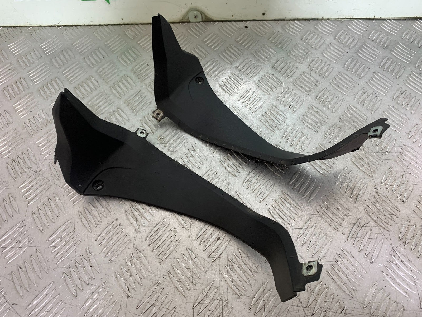 BMW F800 GT LEFT & RIGHT TOP INFILL PANELS  YEAR 2013-2017 (CMB1248)