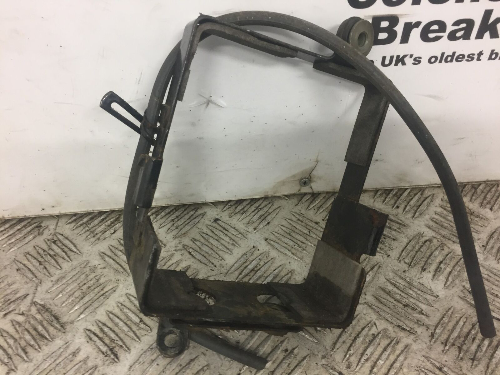 SUZUKI GZ125 GZ 125 MARAUDER BATTERY BOX  YEAR 2003