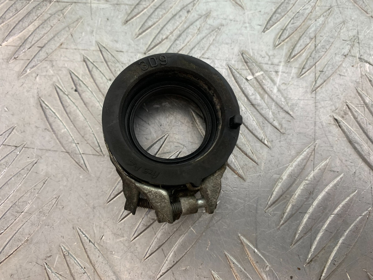 YAMAHA YBR125 CUSTOM ENGINE INLET RUBBER  YEAR 2008-2016 (CMB1192)