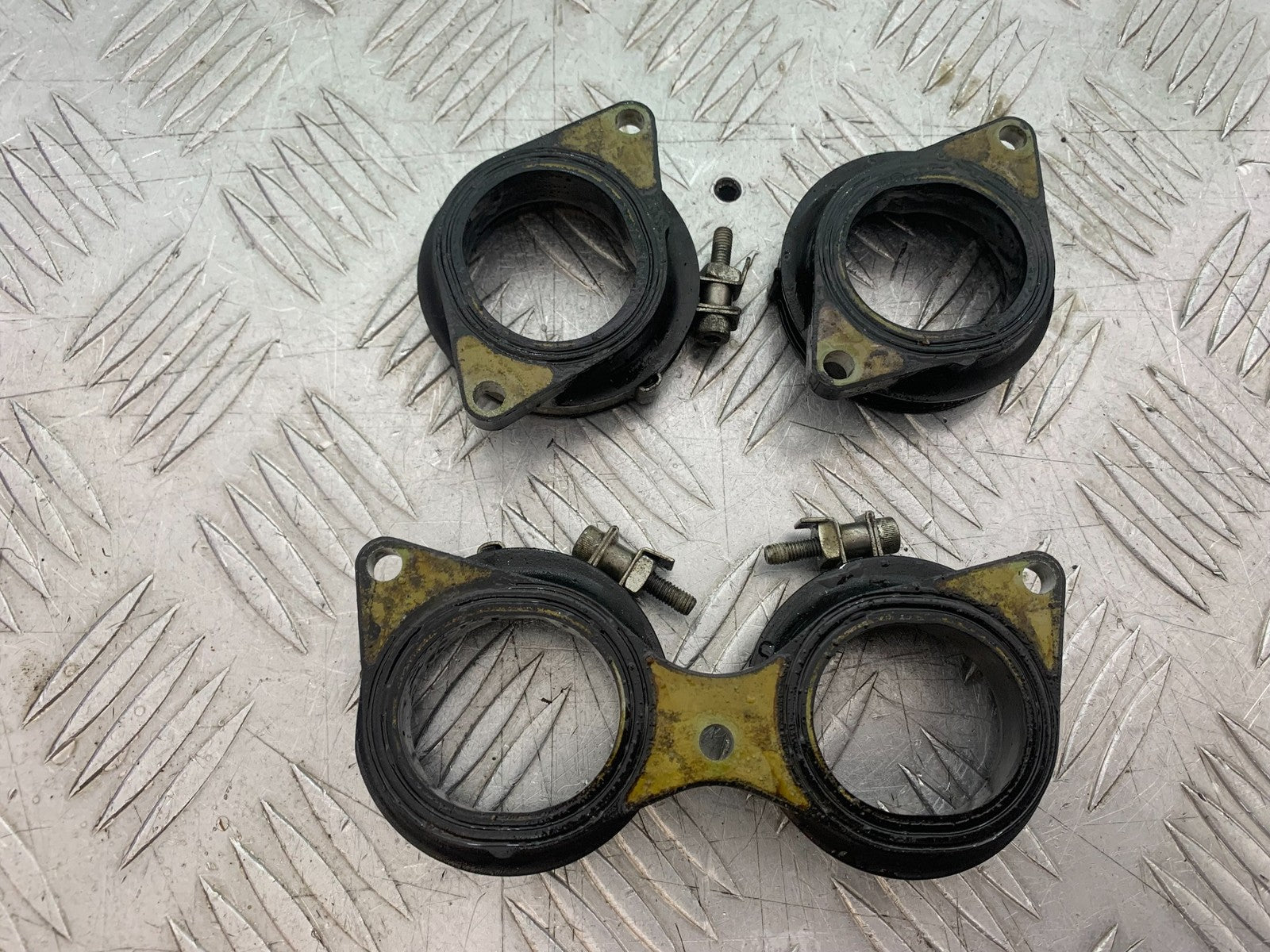 YAMAHA YZF R1 4C8 INJECTOR RUBBERS YEAR 2007-2008 (CMB1237)