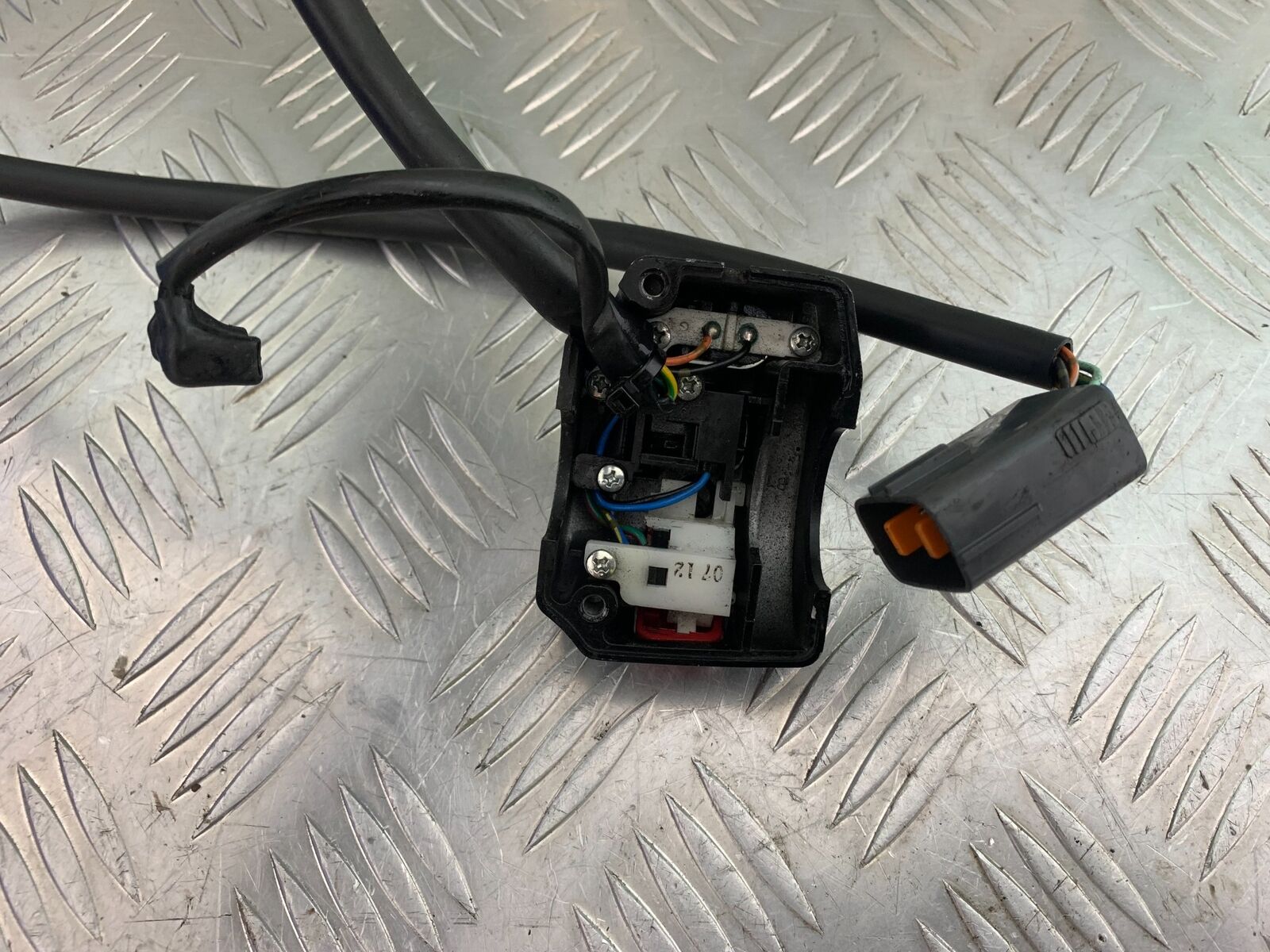 TRIUMPH THUNDERBIRD 1600 RIGHT SWITCH GEAR   YEAR 2011 (CMB1107)