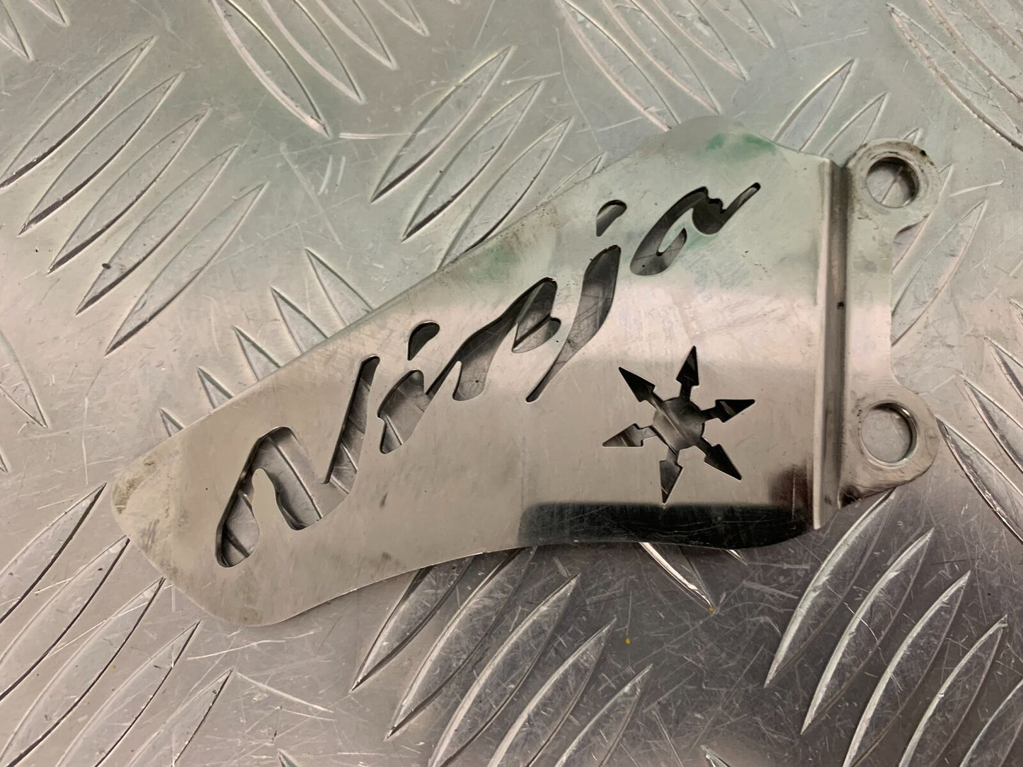 KAWASAKI ZX9R ZX9 C RIGHT HEEL PLATE  YEAR 1998-99 (STOCK 957)