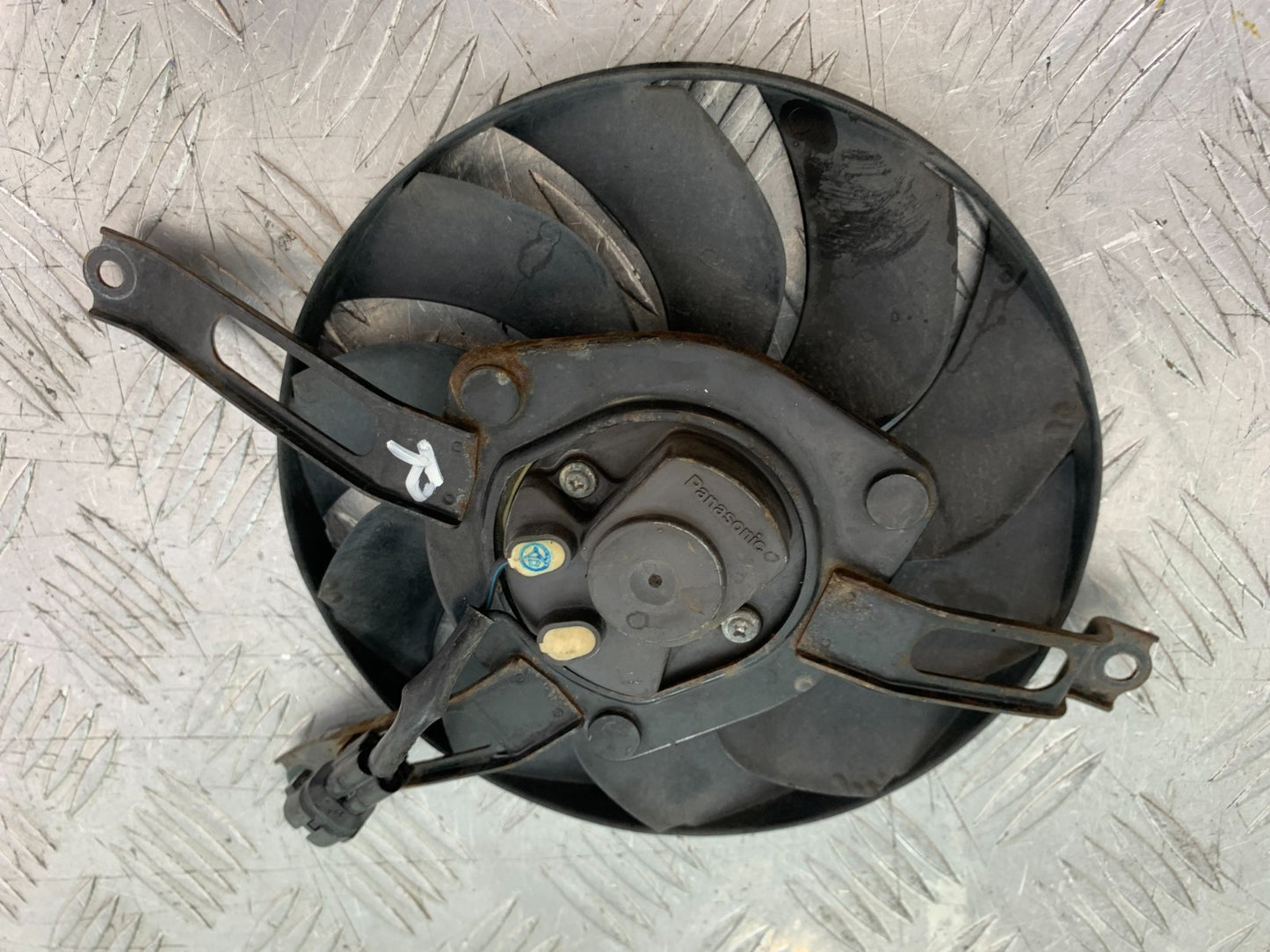 HONDA CBR1000 RR RIGHT FAN YEAR 2008-2011 (CMB1330)