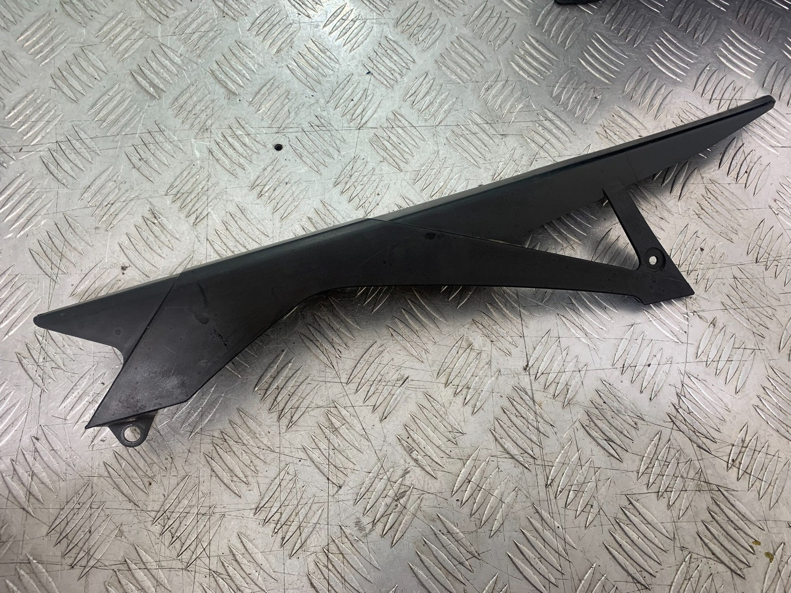 YAMAHA XJ6 XJ6-S CHAIN GUARD  YEAR 2009-2015  (CMB1212)