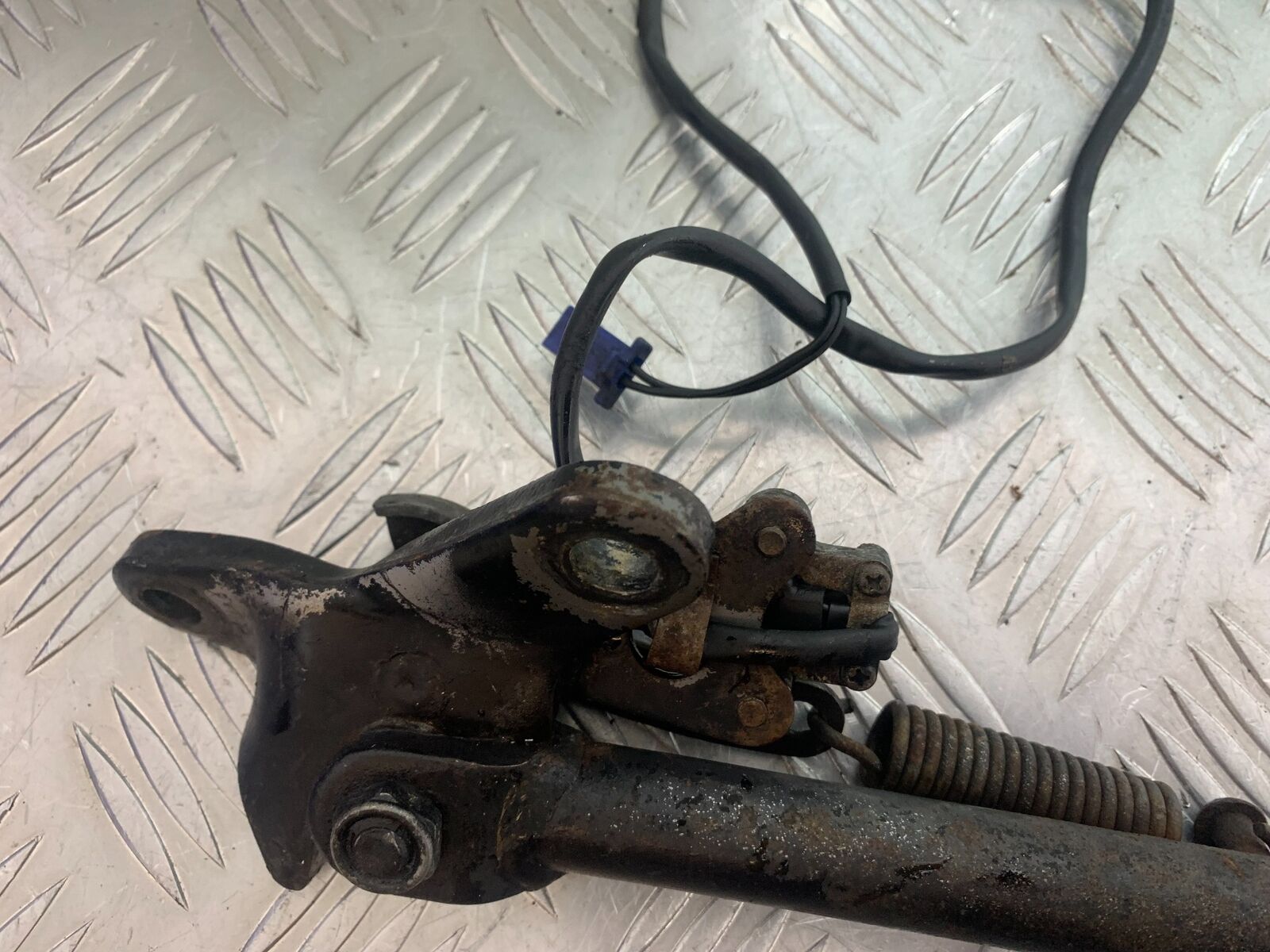 YAMAHA XV535 XV 535 VIRAGO SIDE STAND AND BRACKET  YEAR 1994-02 (CMB1044)
