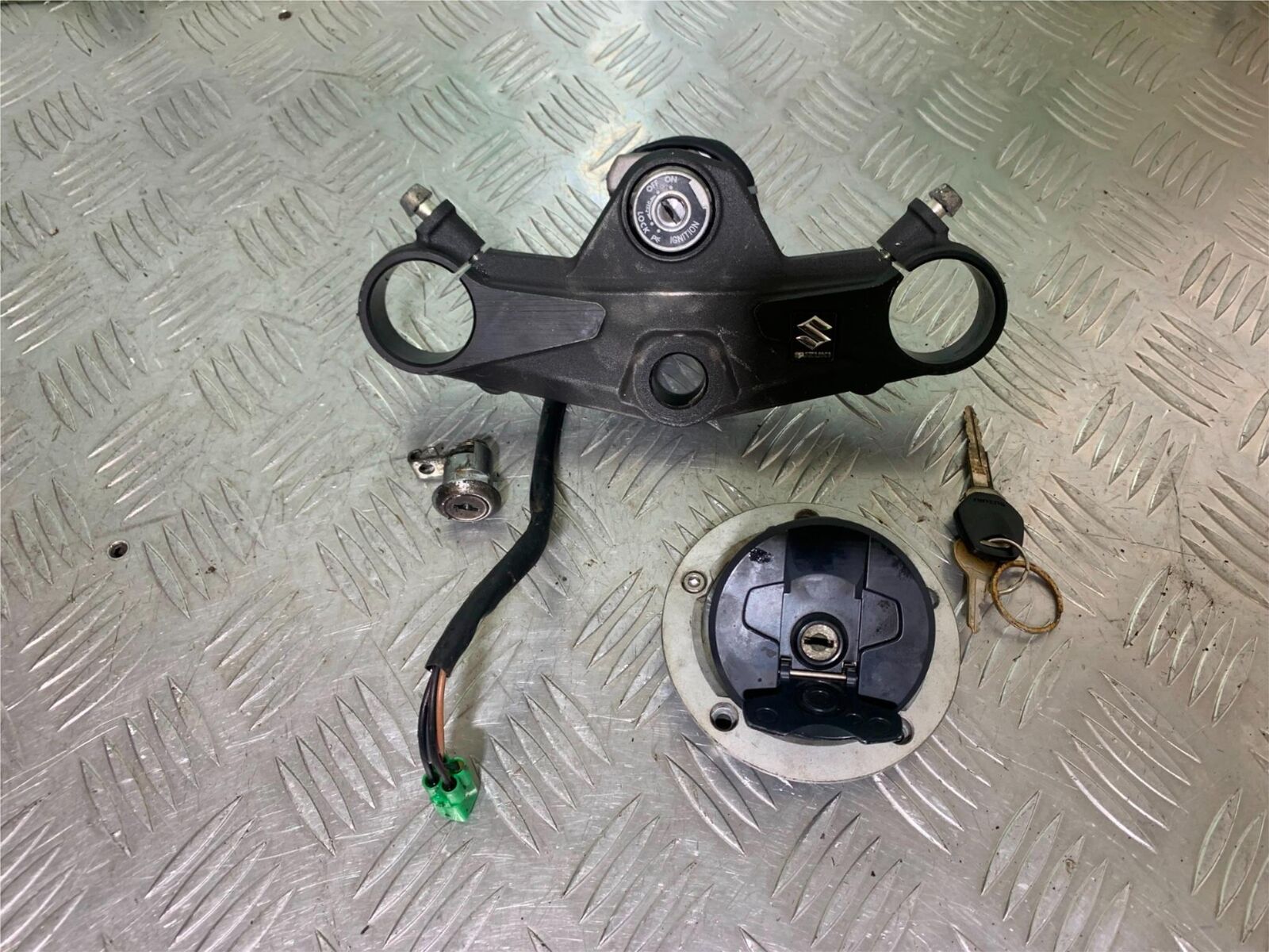 SUZUKI SV650 X SV 650 X LOCKS AND KEY  YEAR 2018-2022  (CMB1081)