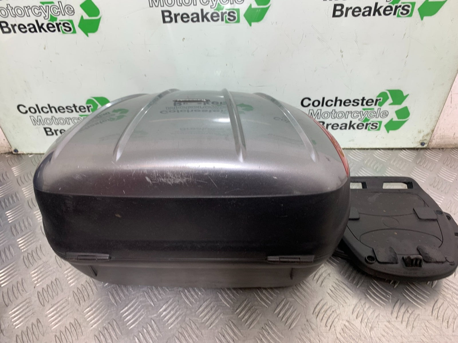 KAWASAKI GTR1400 GTR 1400 TOP BOX PLATE AND KEY YEAR 2007-2009 (CMB1306)