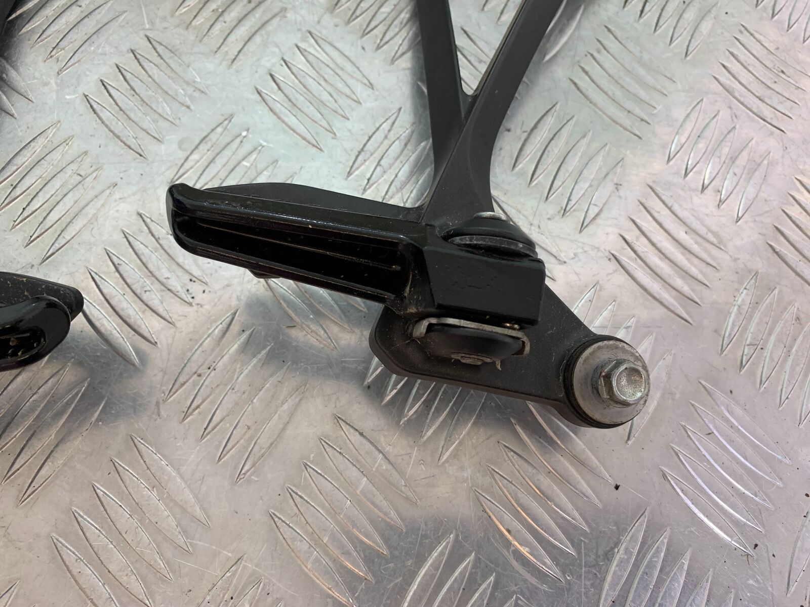 KAWASAKI ZX10R ZX 10R REAR HANGERS AND PEGS   YEAR 2016-2020 (CMB1015)