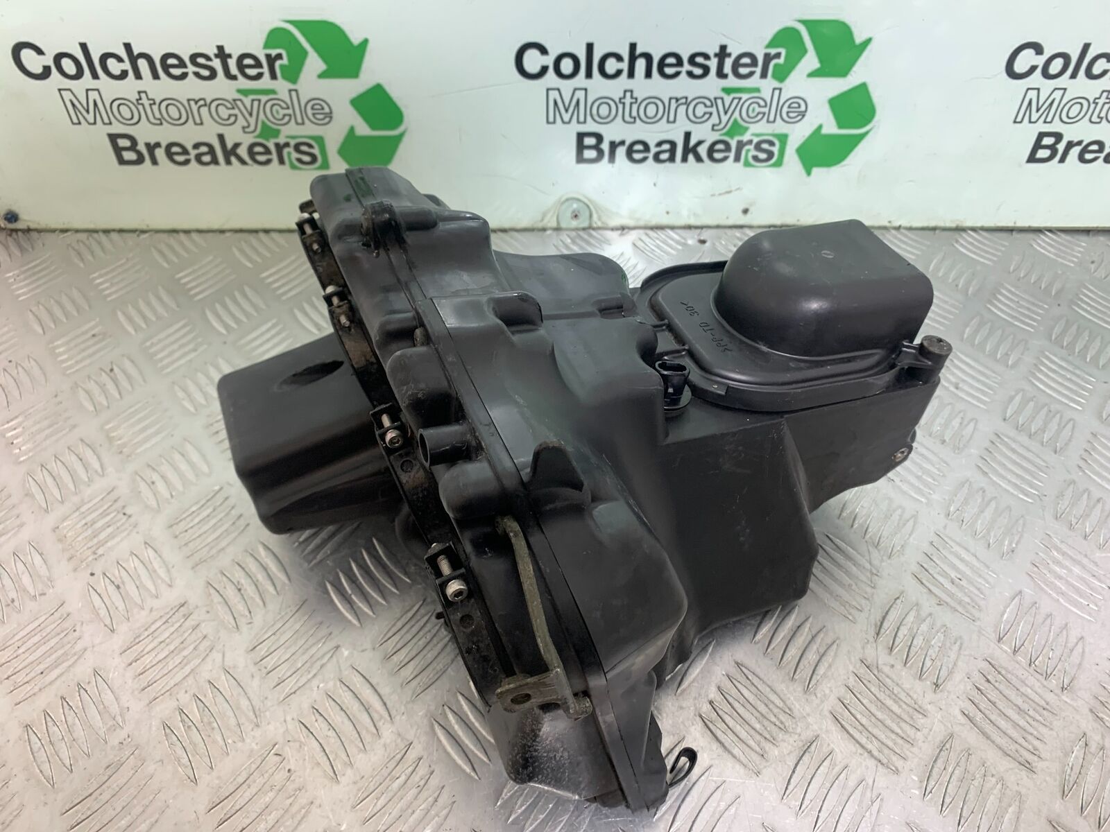 KAWASAKI Z750 Z 750 AIRBOX YEAR 2004-2006  (CMB1104)
