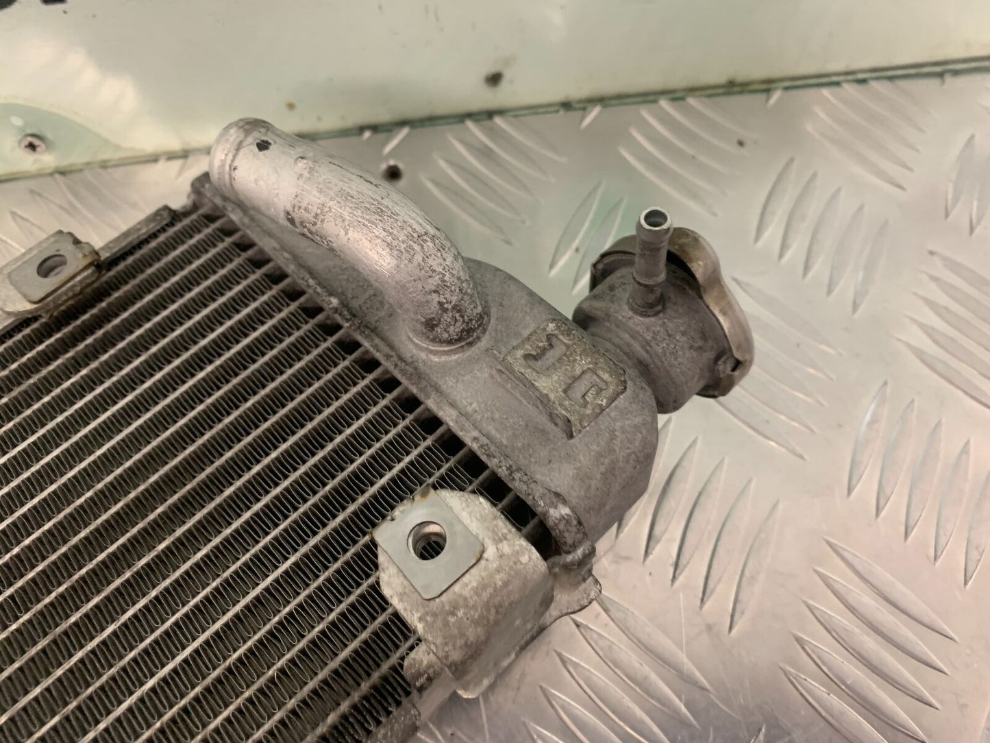 HONDA CRF1000 (DCT) AFRICA TWIN RIGHT RADIATOR   YEAR 2019 (STOCK 962)