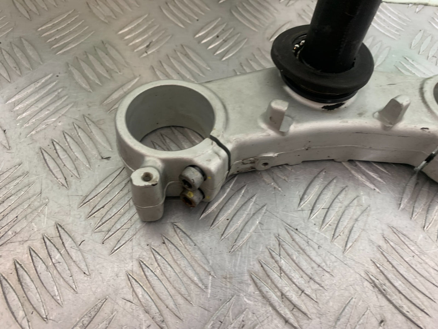APRILIA TUONO 1000 V4R BOTTOM YOKE  YEAR 2011-13  (CMB1331)