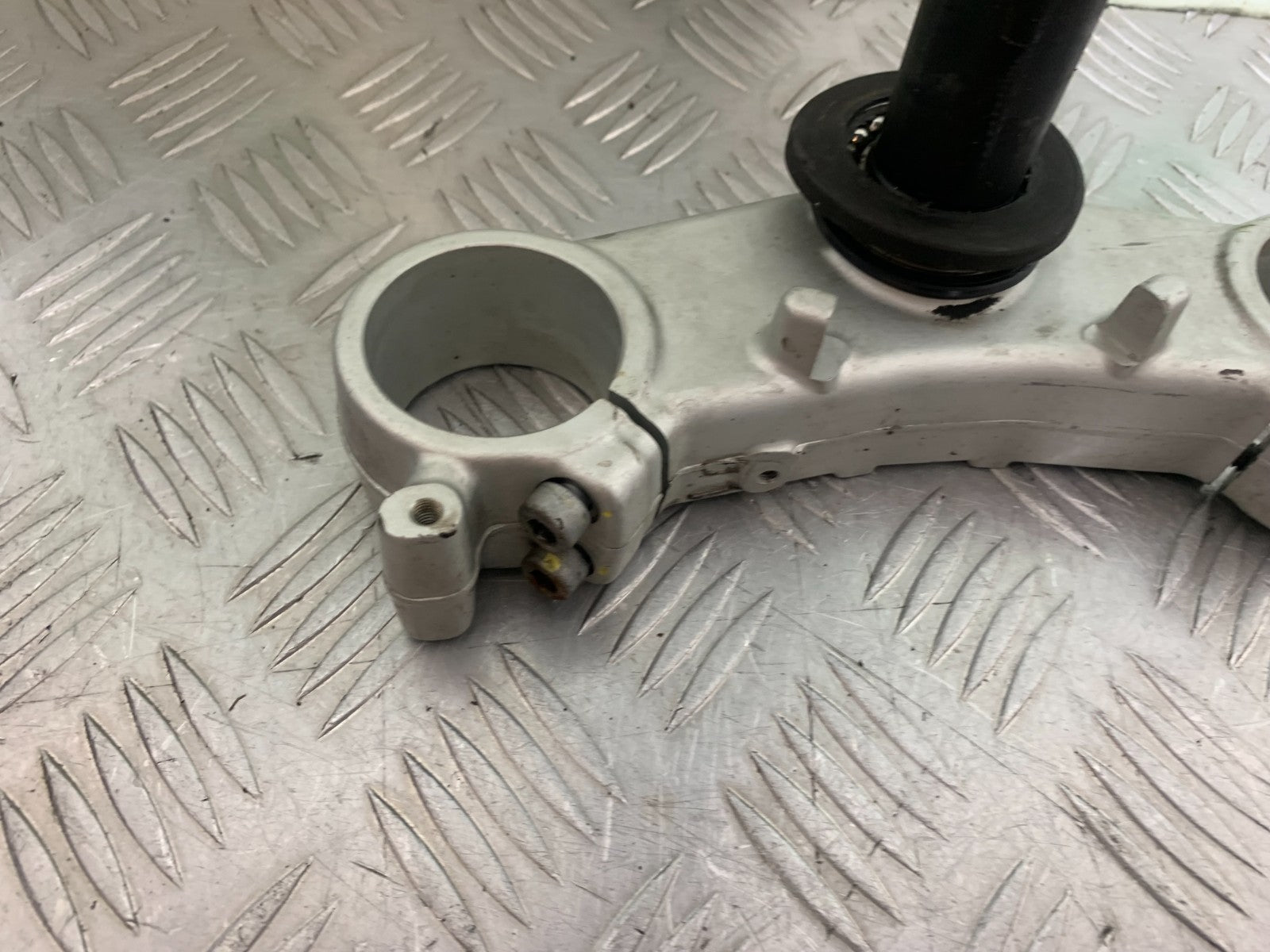 APRILIA TUONO 1000 V4R BOTTOM YOKE  YEAR 2011-13  (CMB1331)