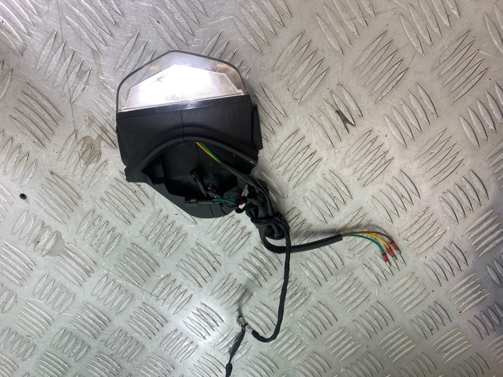 TRIUMPH TRIDENT 660 REAR LIGHT YEAR 2021-2024 (CMB1148)
