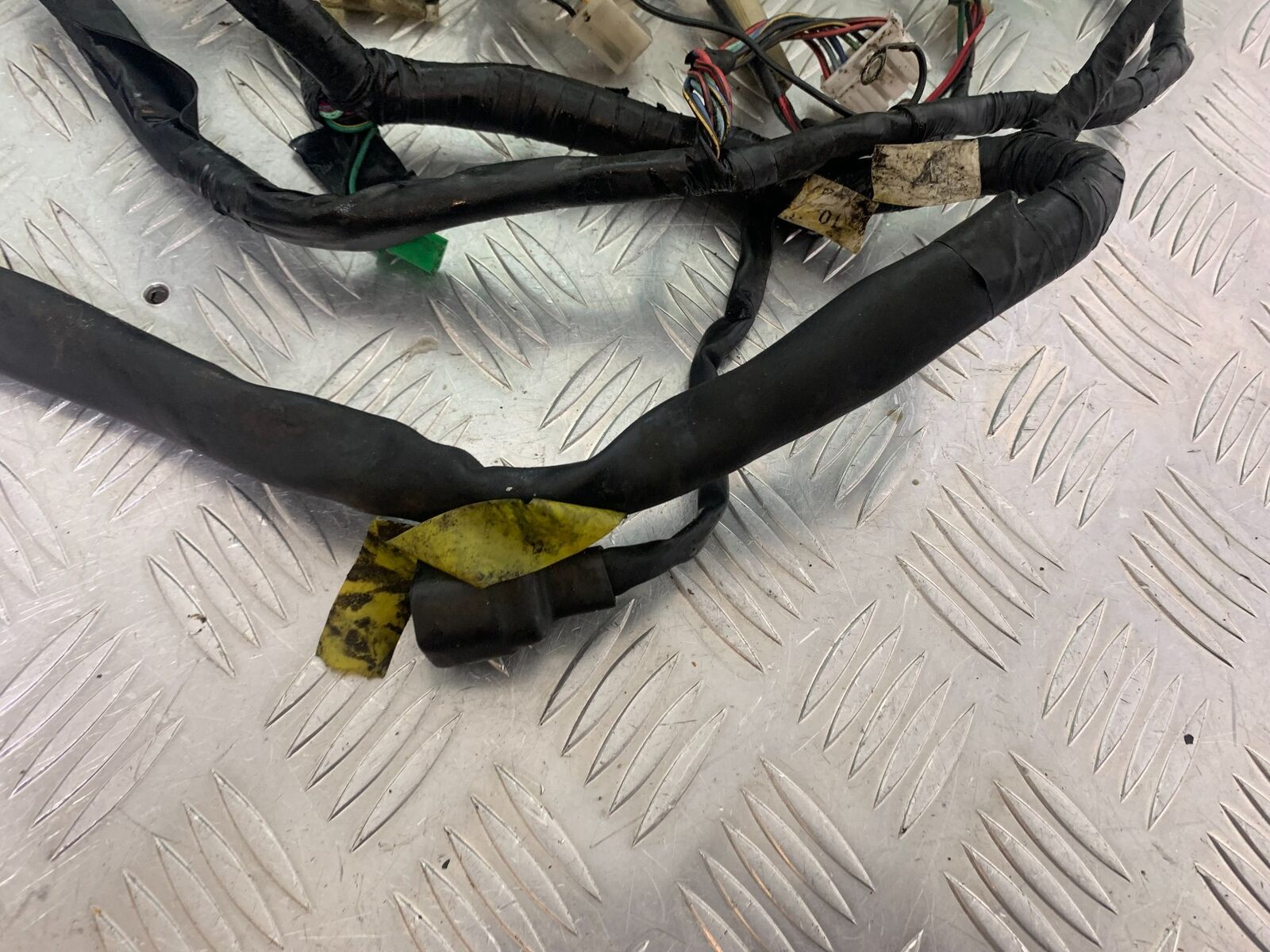 YAMAHA XJR1300 XJR 1300 WIRING LOOM  YEAR 1999-2003 (CMB1055)