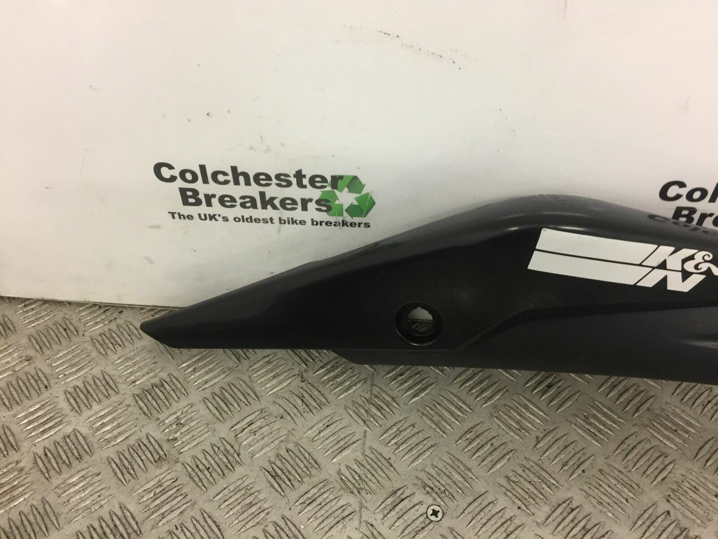 HONDA CBR125 CBR 125 LEFT SEAT PANEL    YEAR 2011-2014