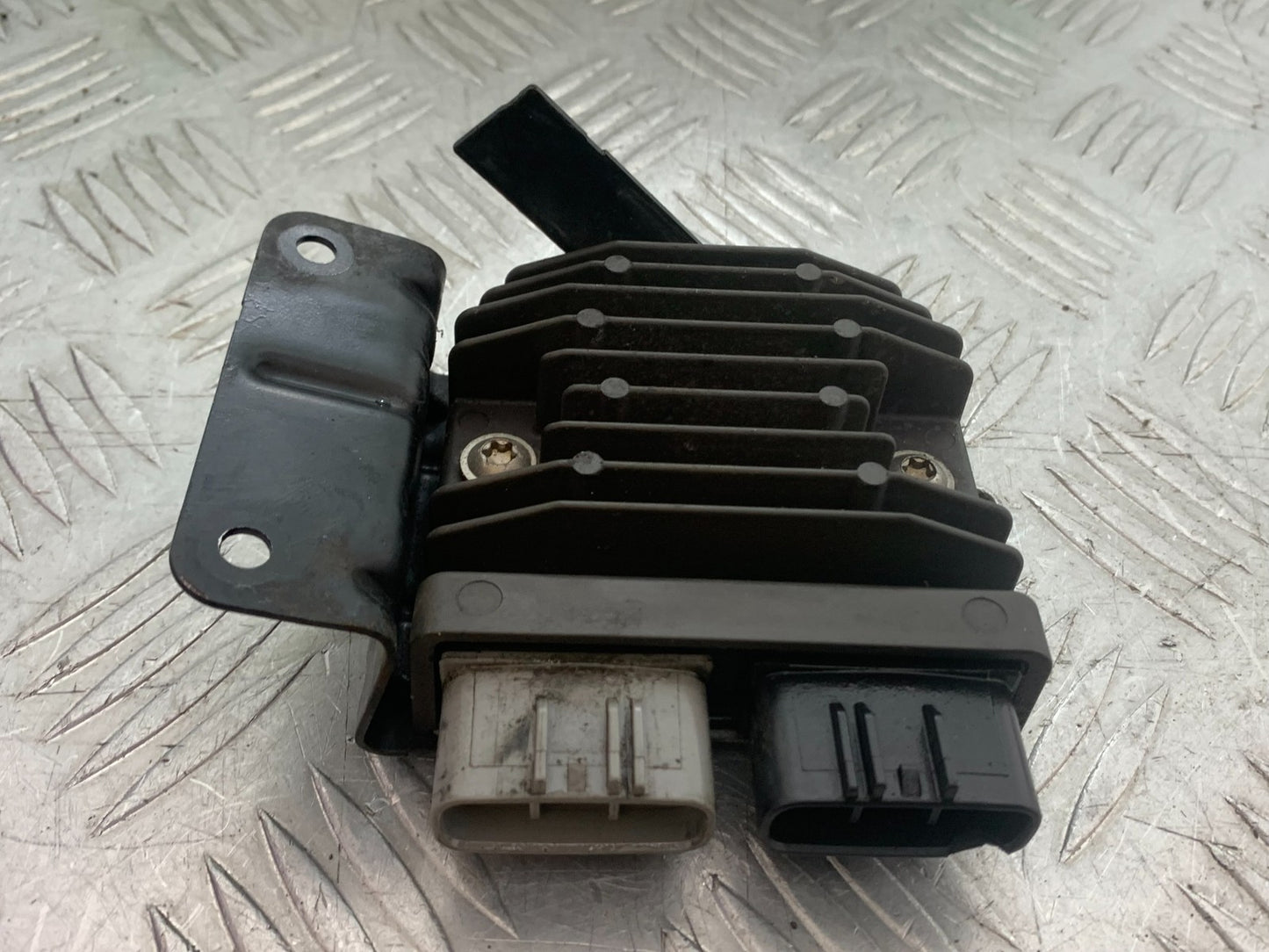 BMW S1000 RR REGULATOR  YEAR 2015-2018 (CMB1246)