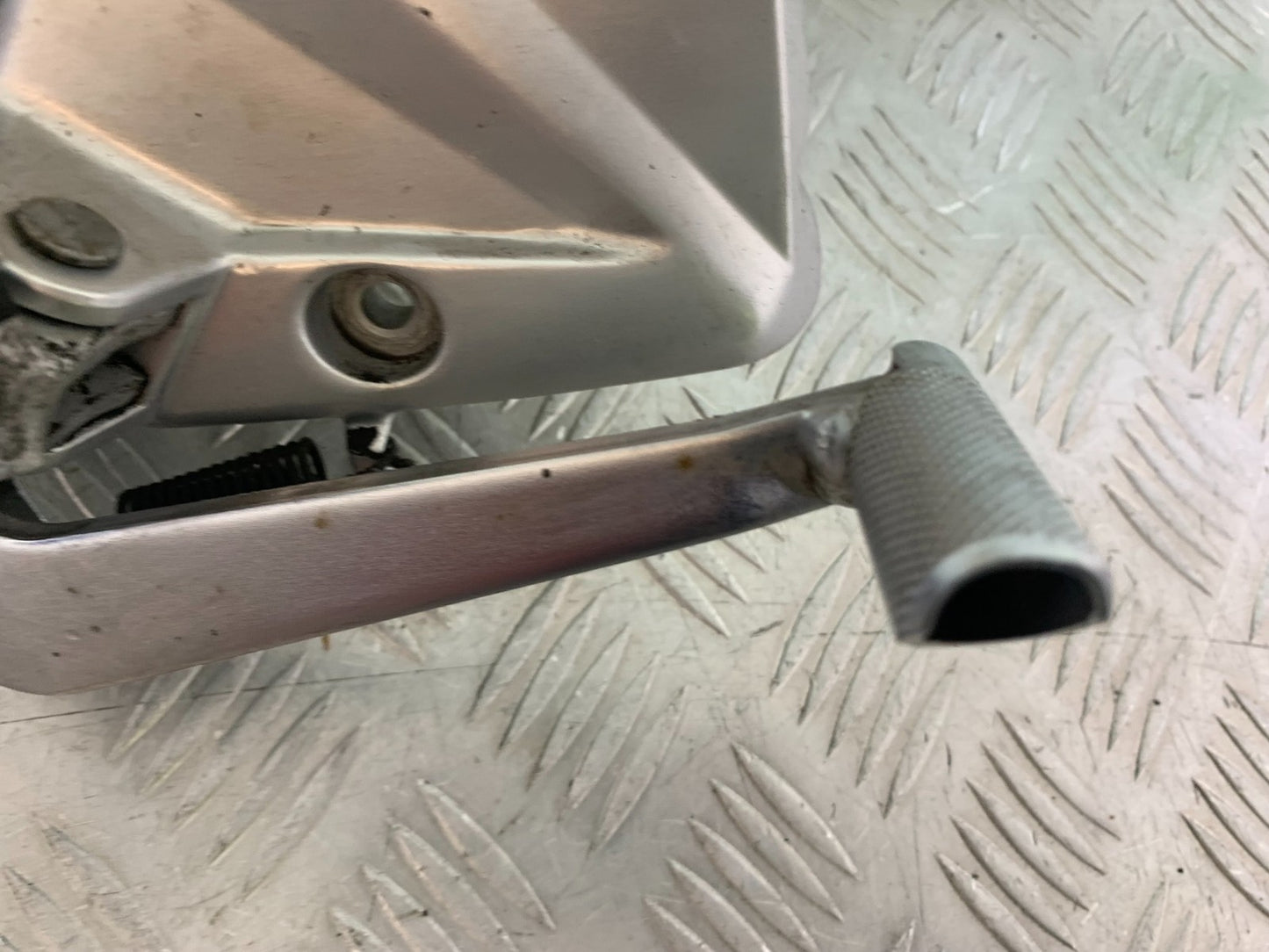 HONDA NC750 NC 750 X FRONT RIGHT HANGER AND PEGS YEAR 2019 (CMB1223)